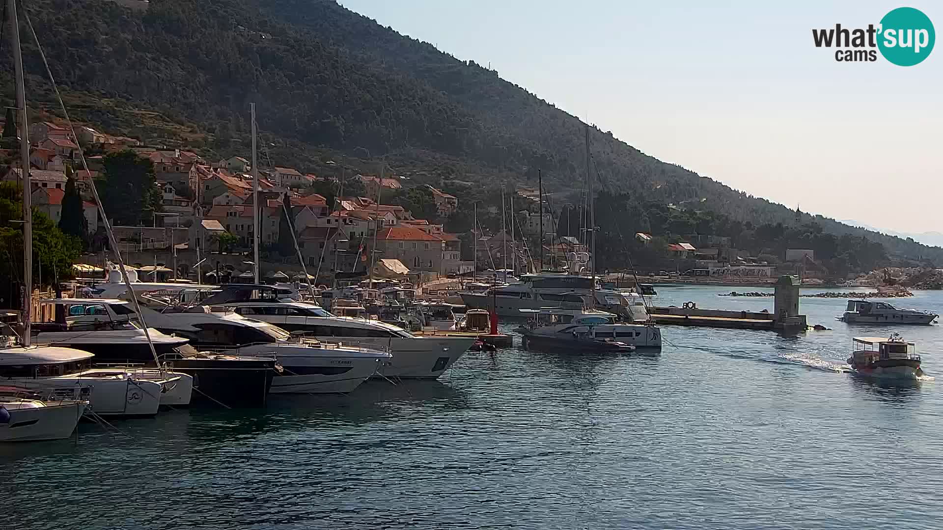 Webcam Bol Centre-Ville & Marina – Vue en direct depuis Bol, île de Brač