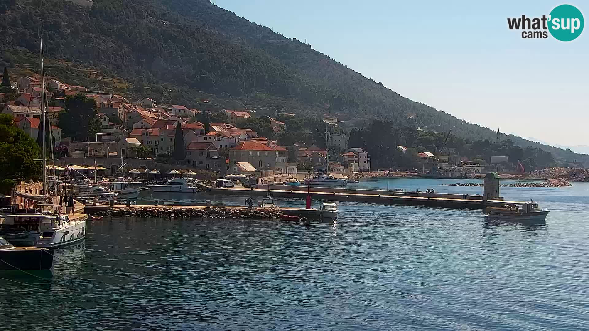 Webcam Bol Hafen & Ortszentrum – Liveblick aus Bol auf der Insel Brač