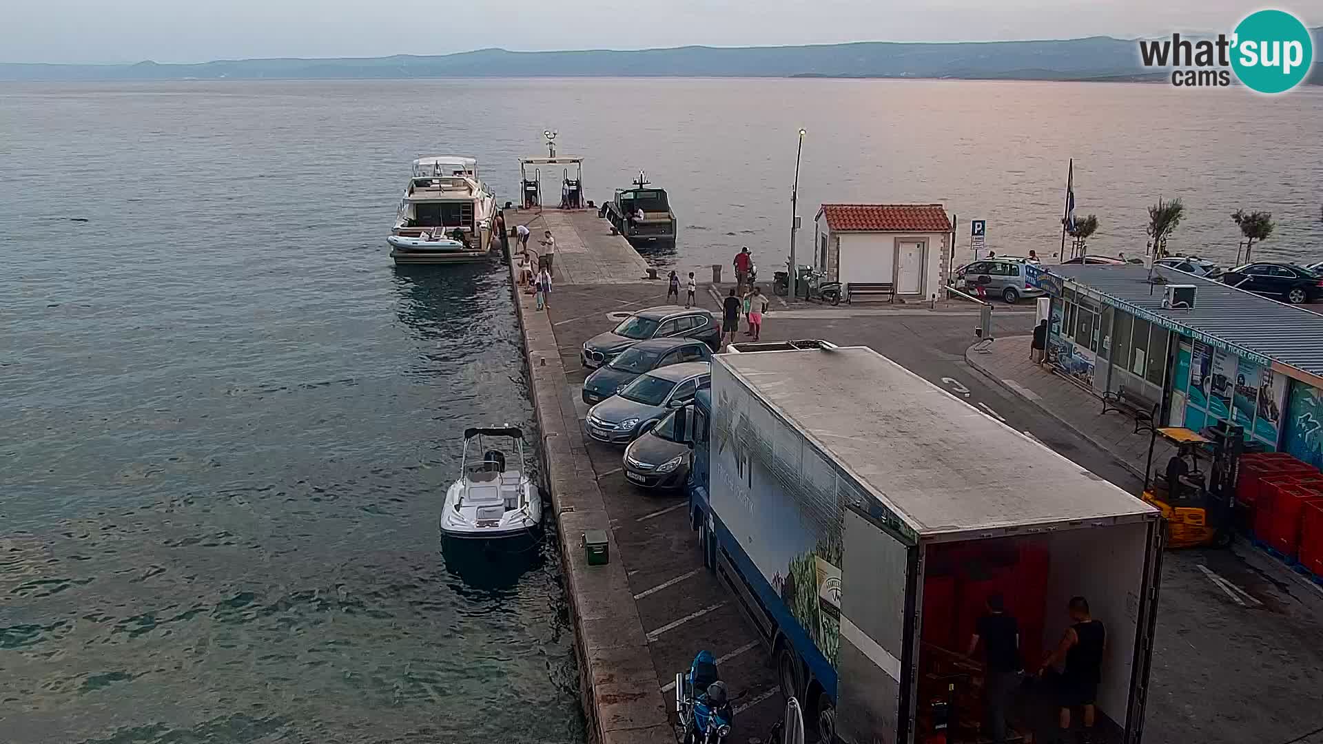 Webcam Bol Hafen & Ortszentrum – Liveblick aus Bol auf der Insel Brač