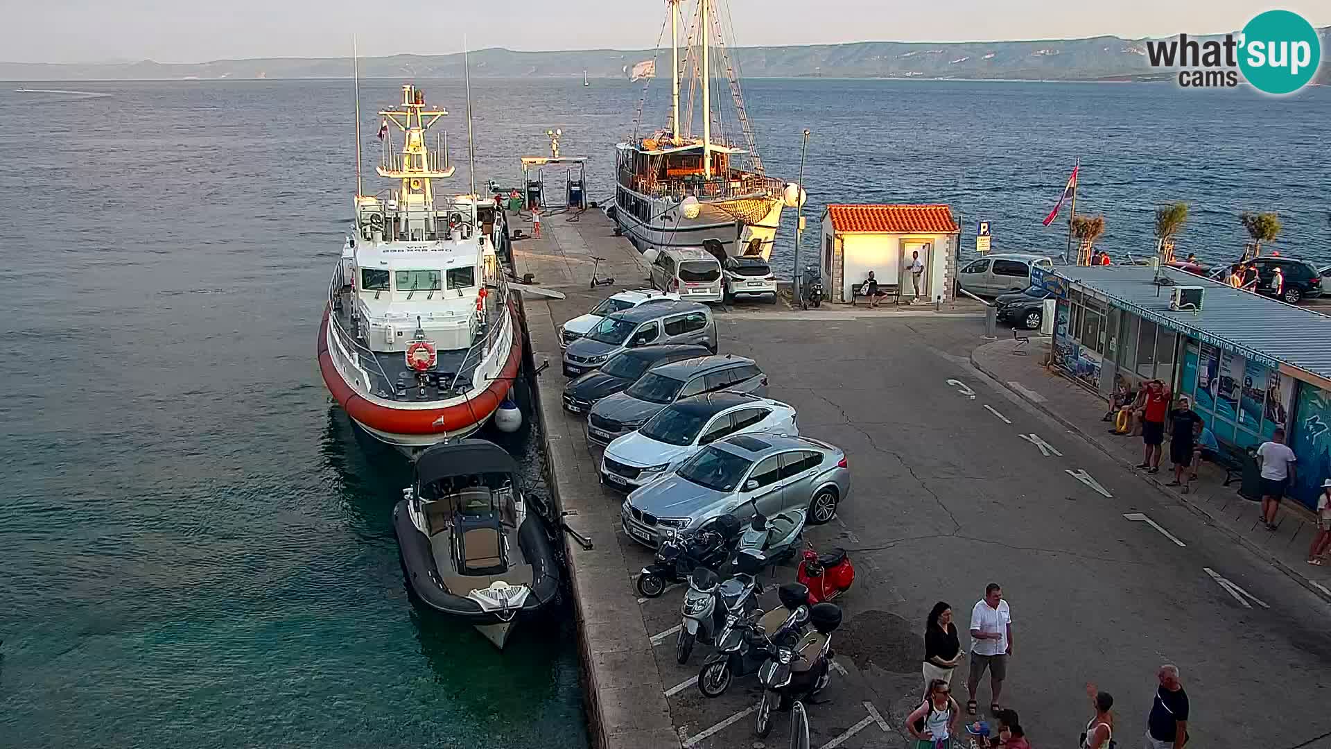 Webcam Bol Town Center & Marina – Live View from Bol, Brač