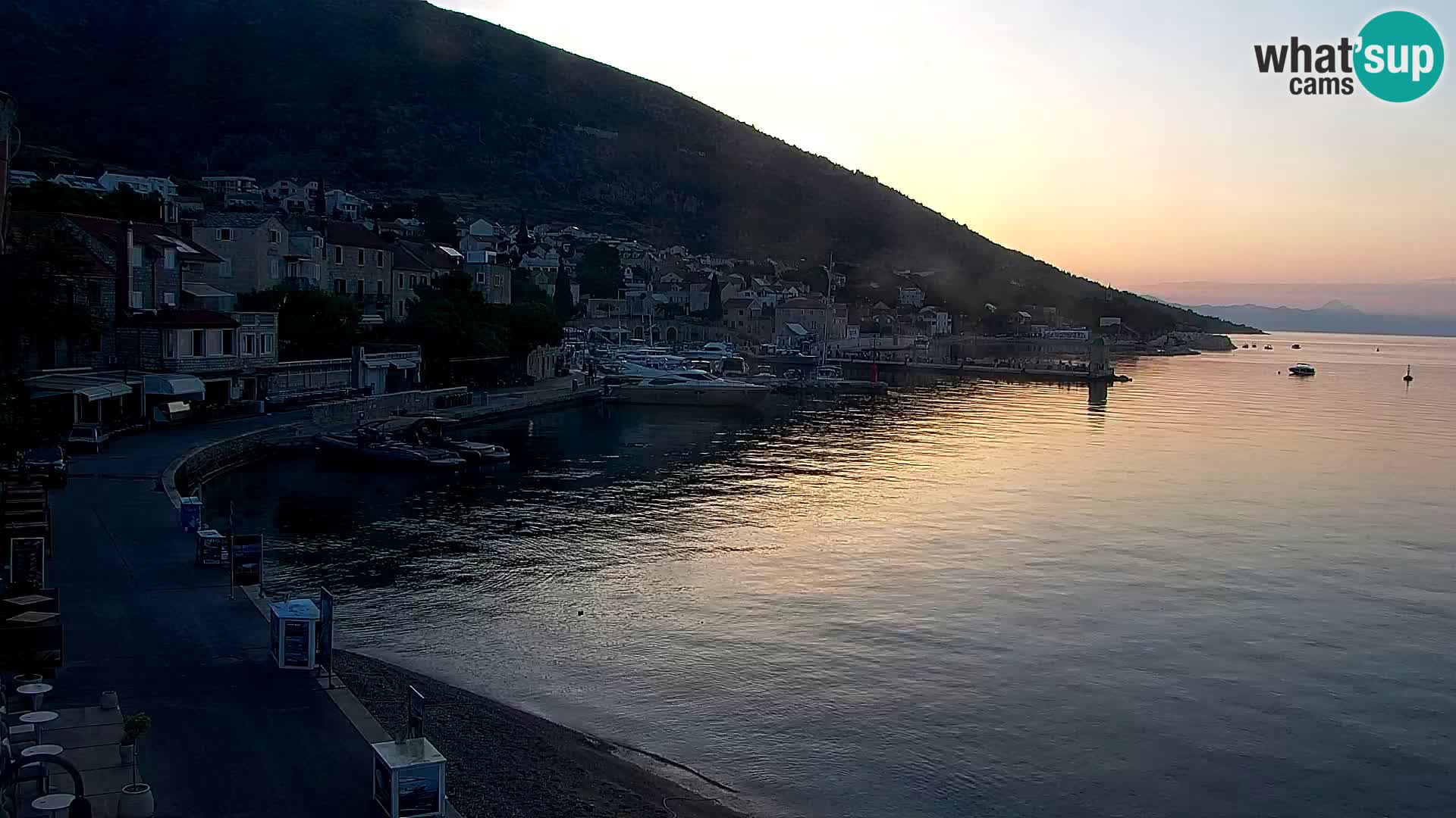 Webcam Bol Town Center & Marina – Live View from Bol, Brač