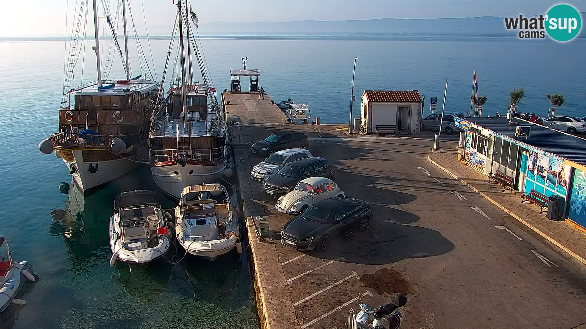 Webcam Bol Hafen & Ortszentrum – Liveblick aus Bol auf der Insel Brač
