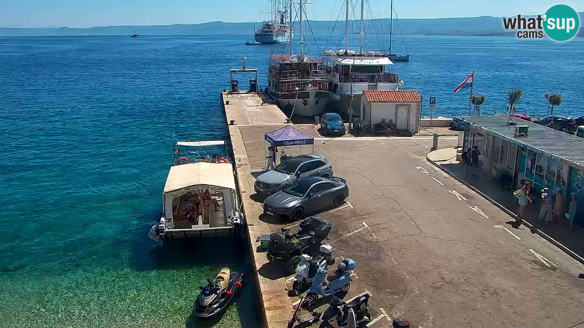 Webcam Bol Town Center & Marina – Live View from Bol, Brač