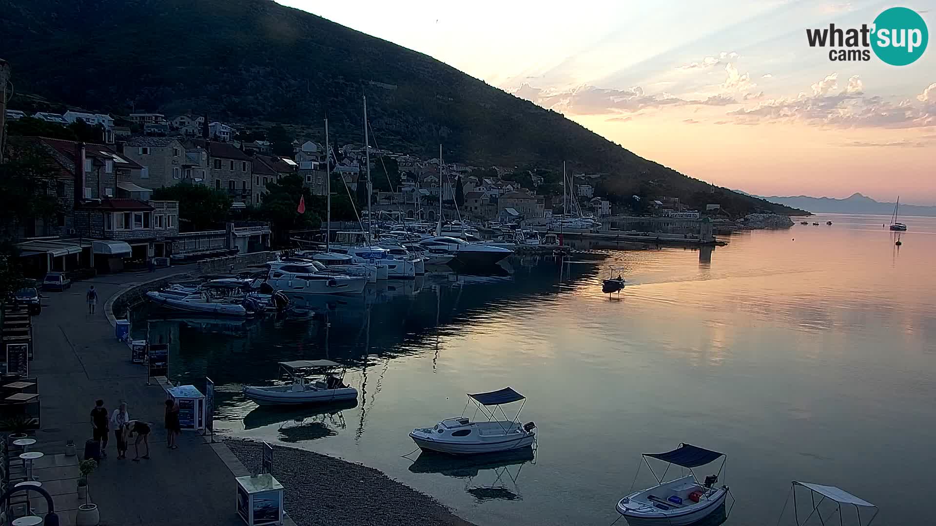 Webcam Bol Hafen & Ortszentrum – Liveblick aus Bol auf der Insel Brač