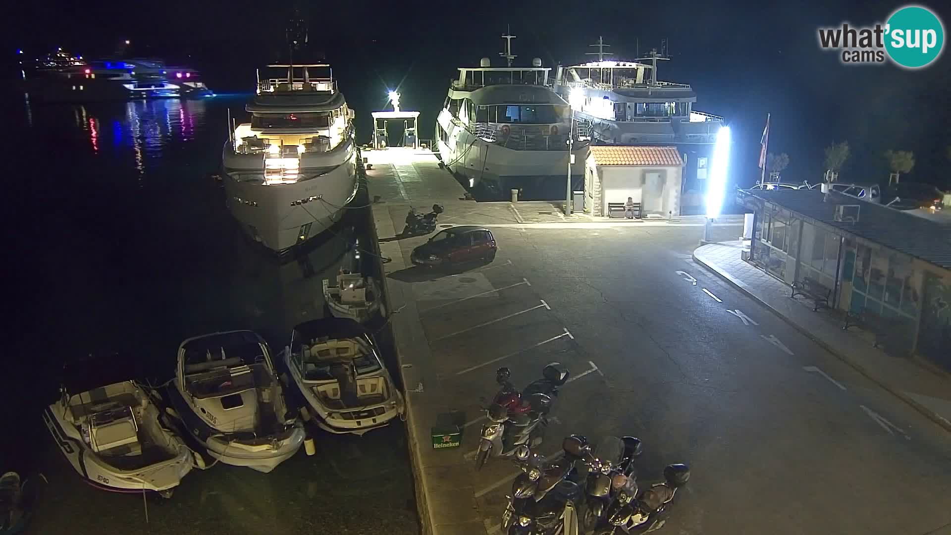 Webcam Bol Town Center & Marina – Live View from Bol, Brač