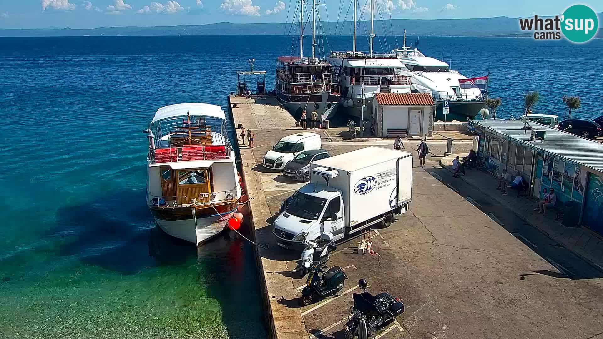 Webcam Bol Town Center & Marina – Live View from Bol, Brač