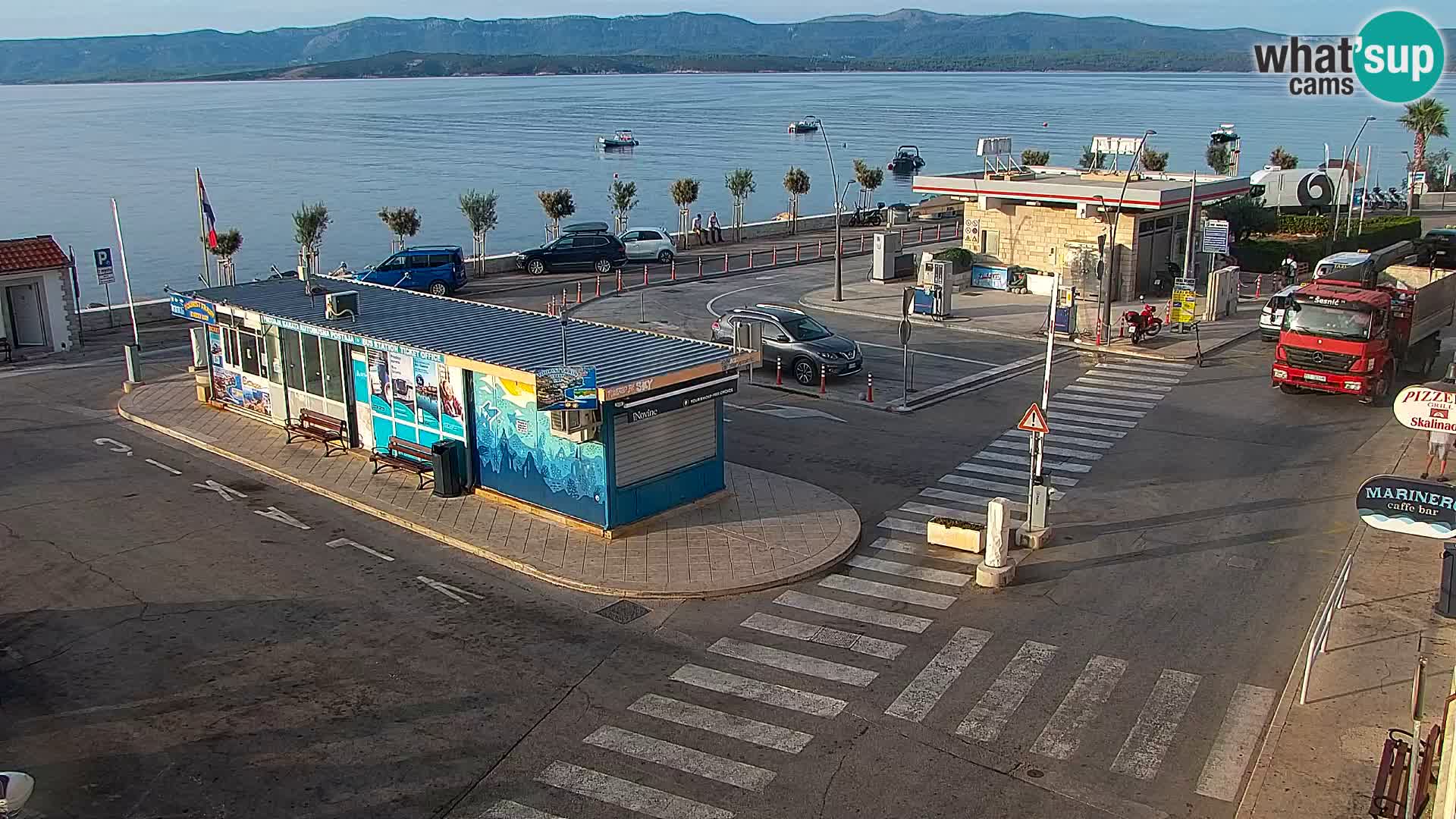 Webcam Bol Centro e Marina – Vista live dal porto di Bol