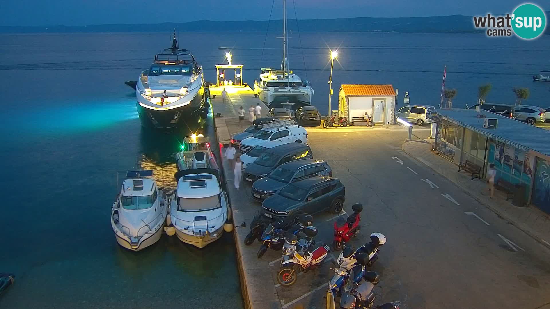 Webcam Bol Town Center & Marina – Live View from Bol, Brač