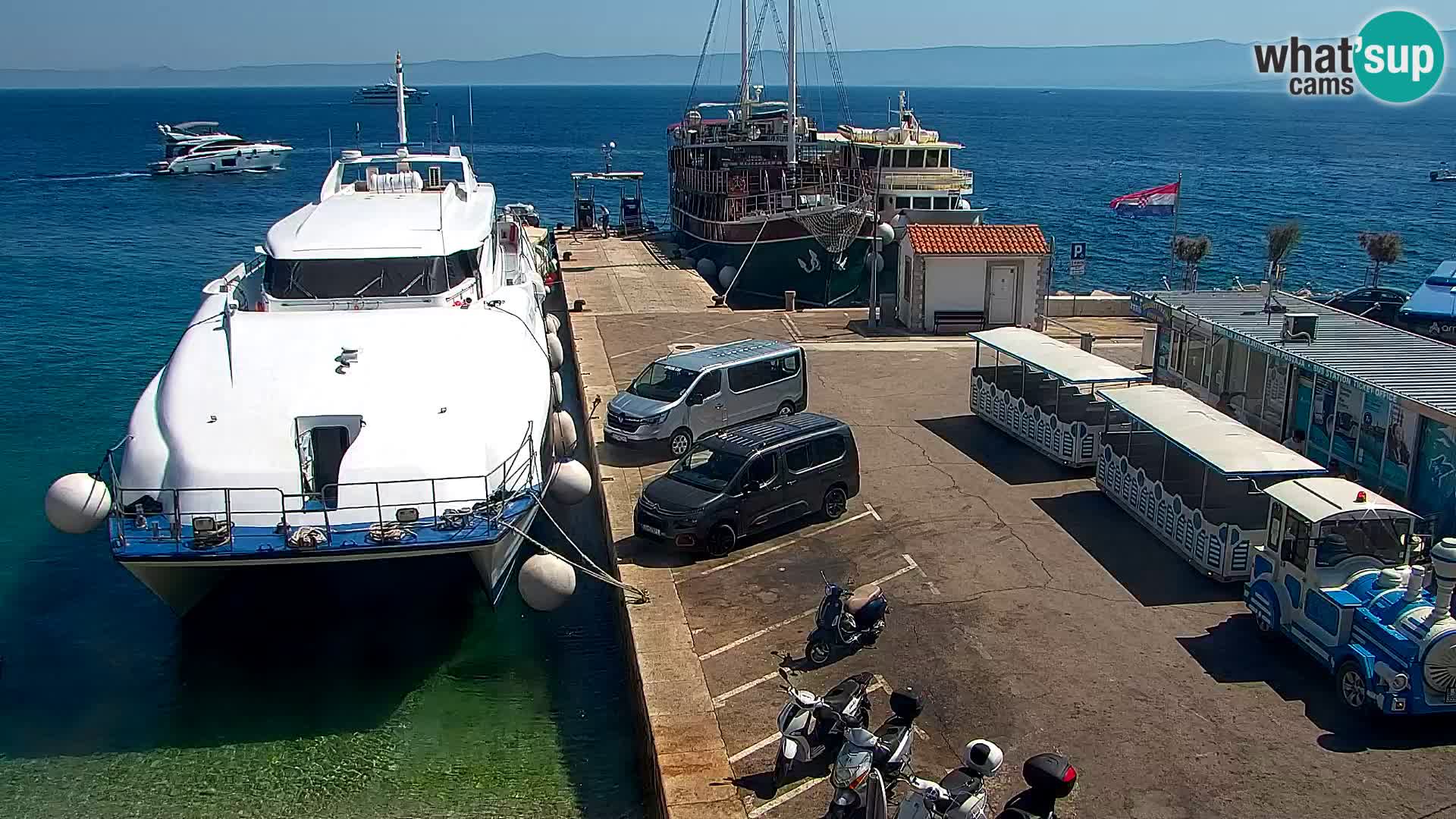 Webcam Bol Town Center & Marina – Live View from Bol, Brač