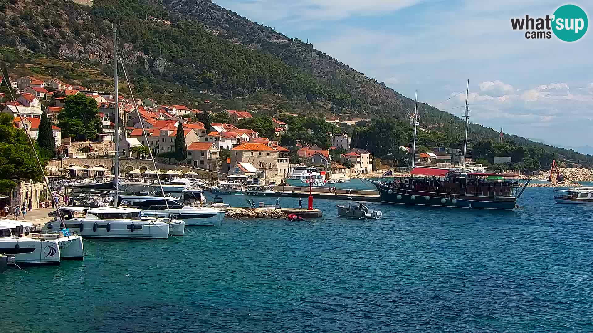 Webcam Bol Town Center & Marina – Live View from Bol, Brač
