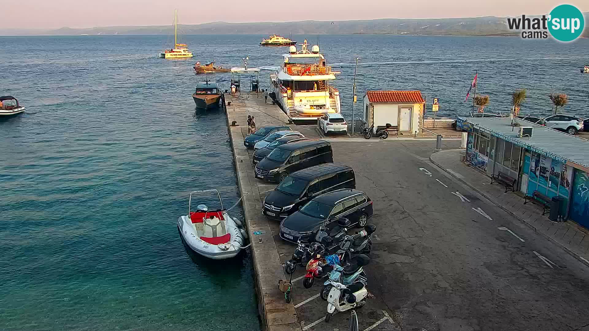 Webcam Bol Town Center & Marina – Live View from Bol, Brač