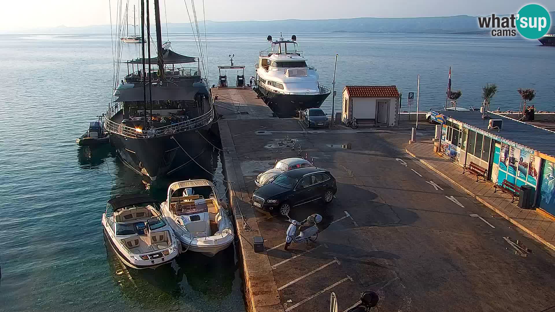 Webcam Bol Town Center & Marina – Live View from Bol, Brač