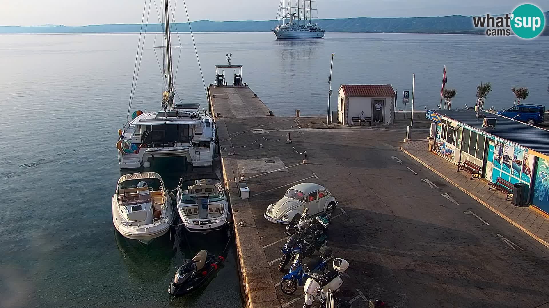 Webcam Bol Town Center & Marina – Live View from Bol, Brač