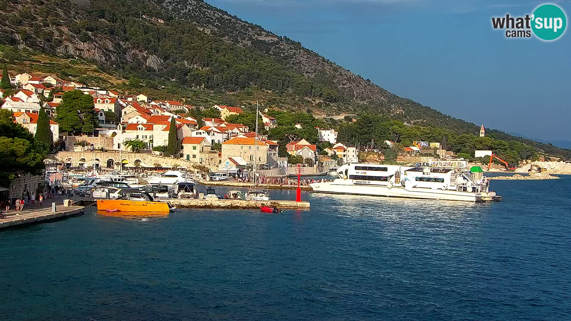 Webcam Bol Centro e Marina – Vista live dal porto di Bol