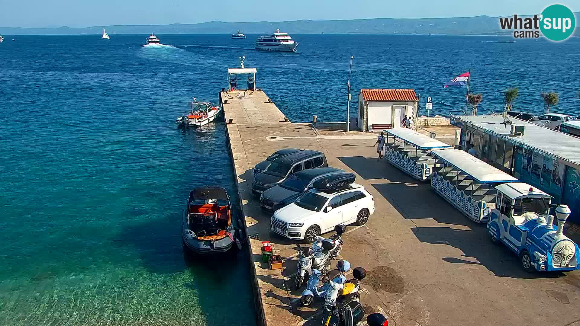Webcam Bol Centro e Marina – Vista live dal porto di Bol