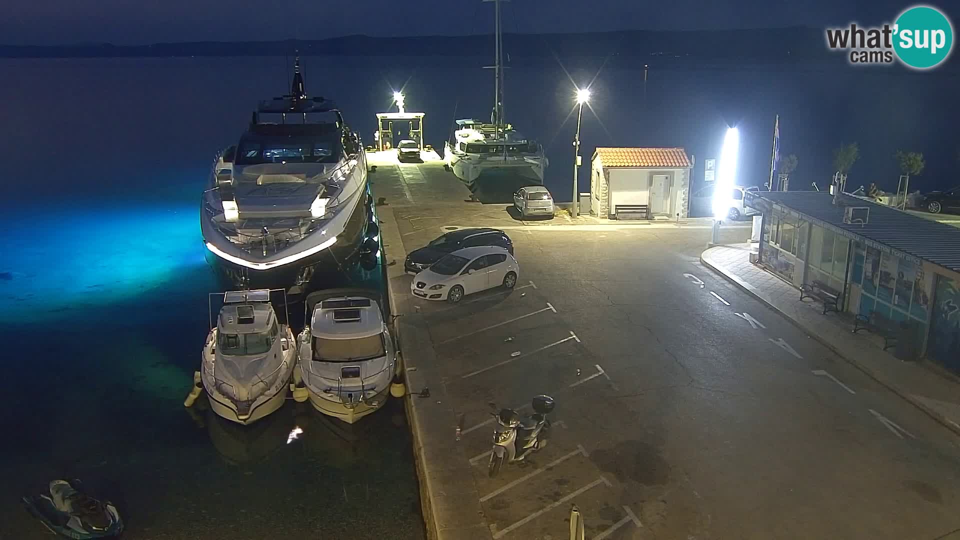 Webcam Bol Hafen & Ortszentrum – Liveblick aus Bol auf der Insel Brač