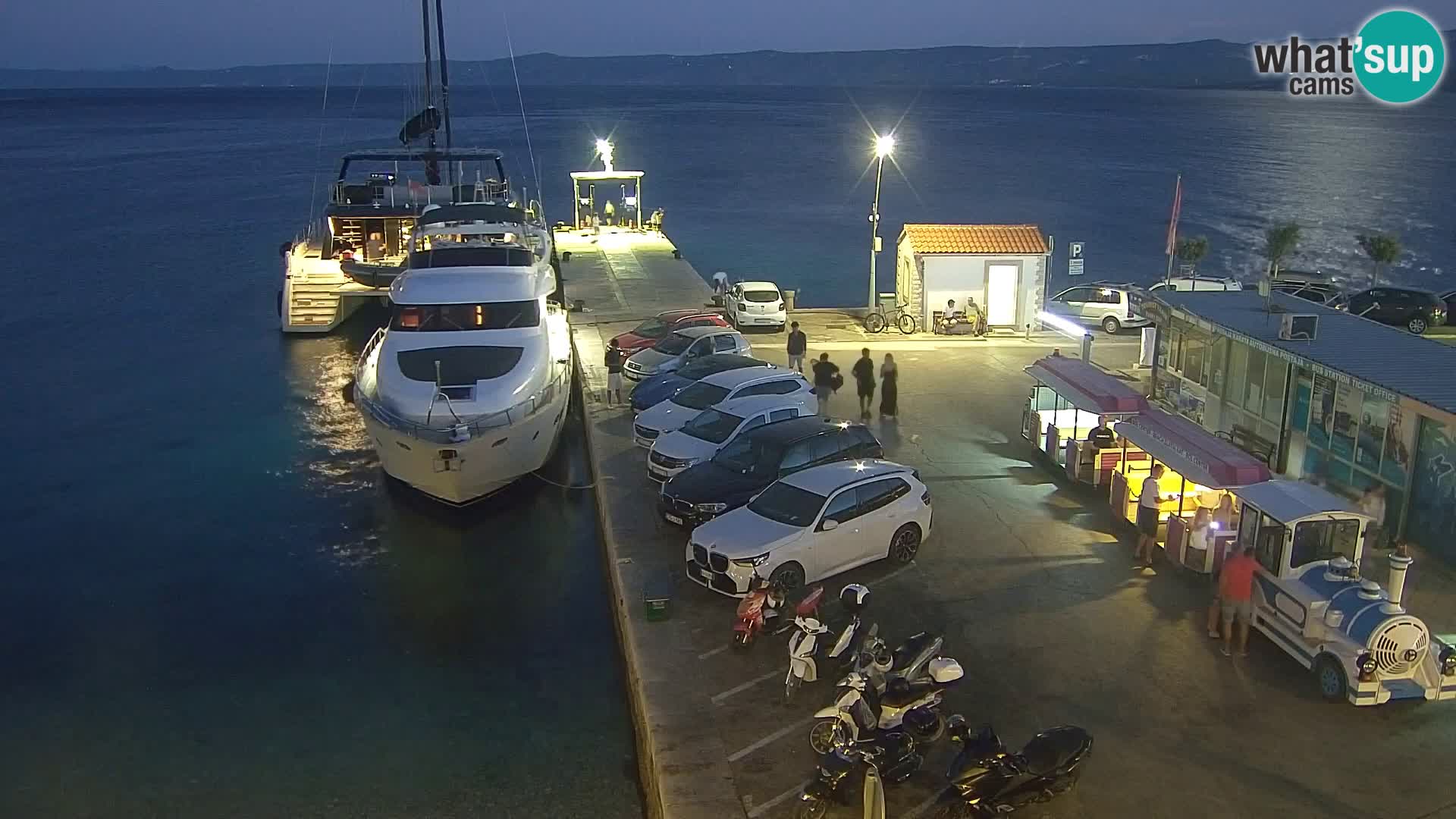 Webcam Bol Town Center & Marina – Live View from Bol, Brač