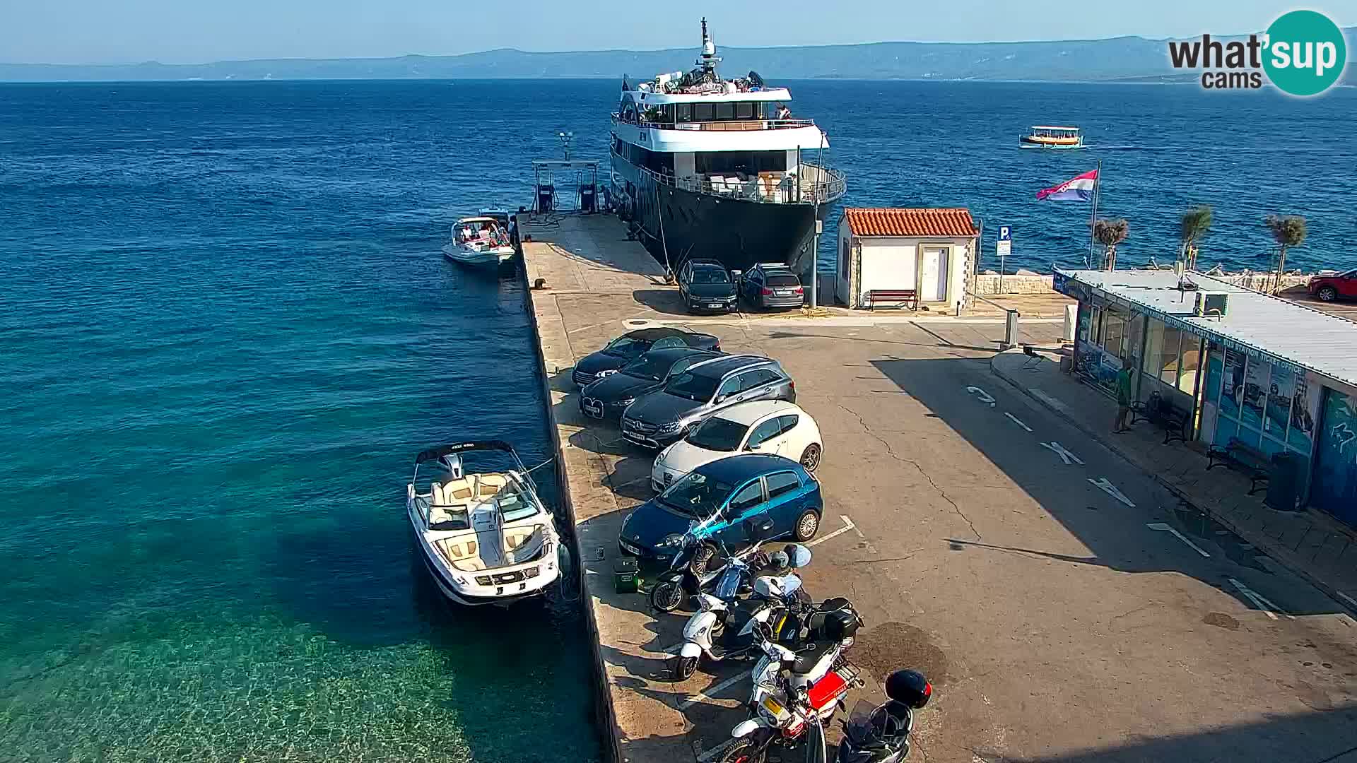 Webcam Bol Centro e Marina – Vista live dal porto di Bol