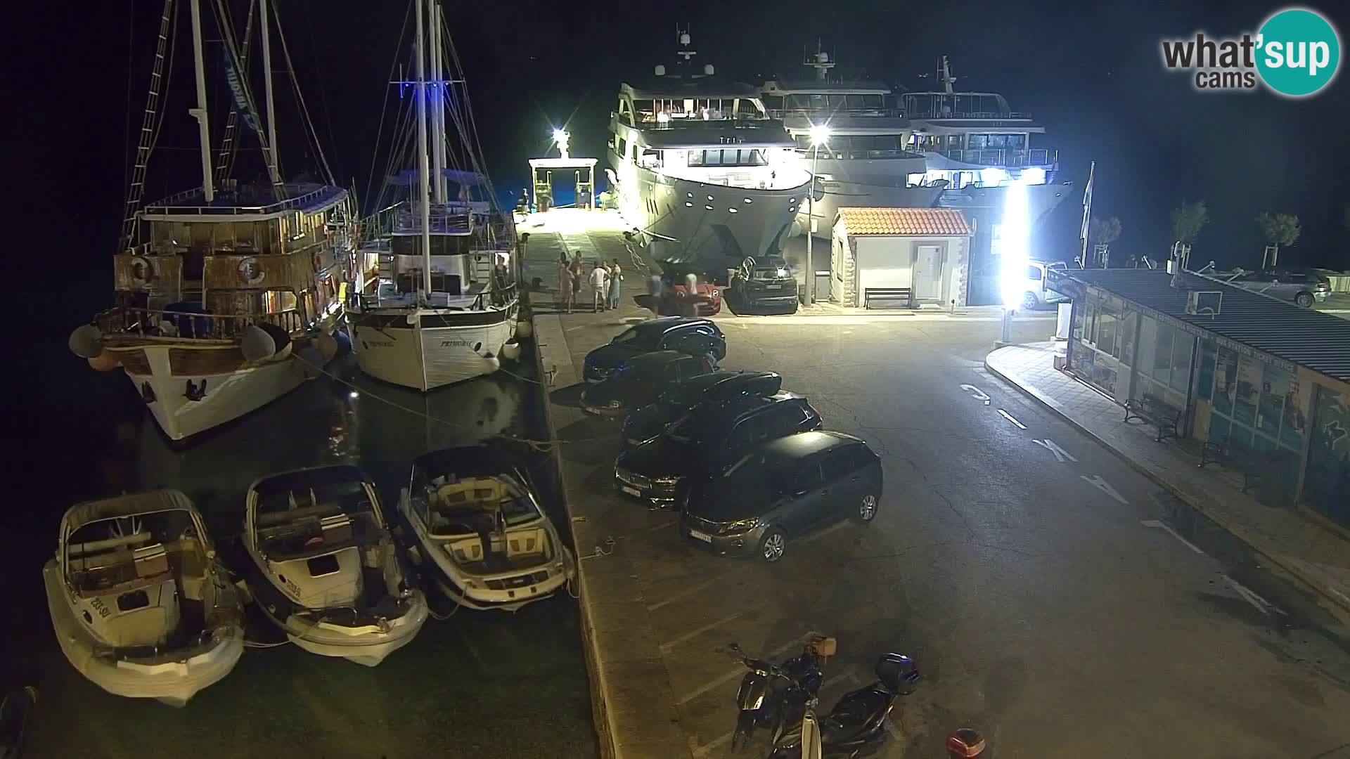 Webcam Bol Town Center & Marina – Live View from Bol, Brač