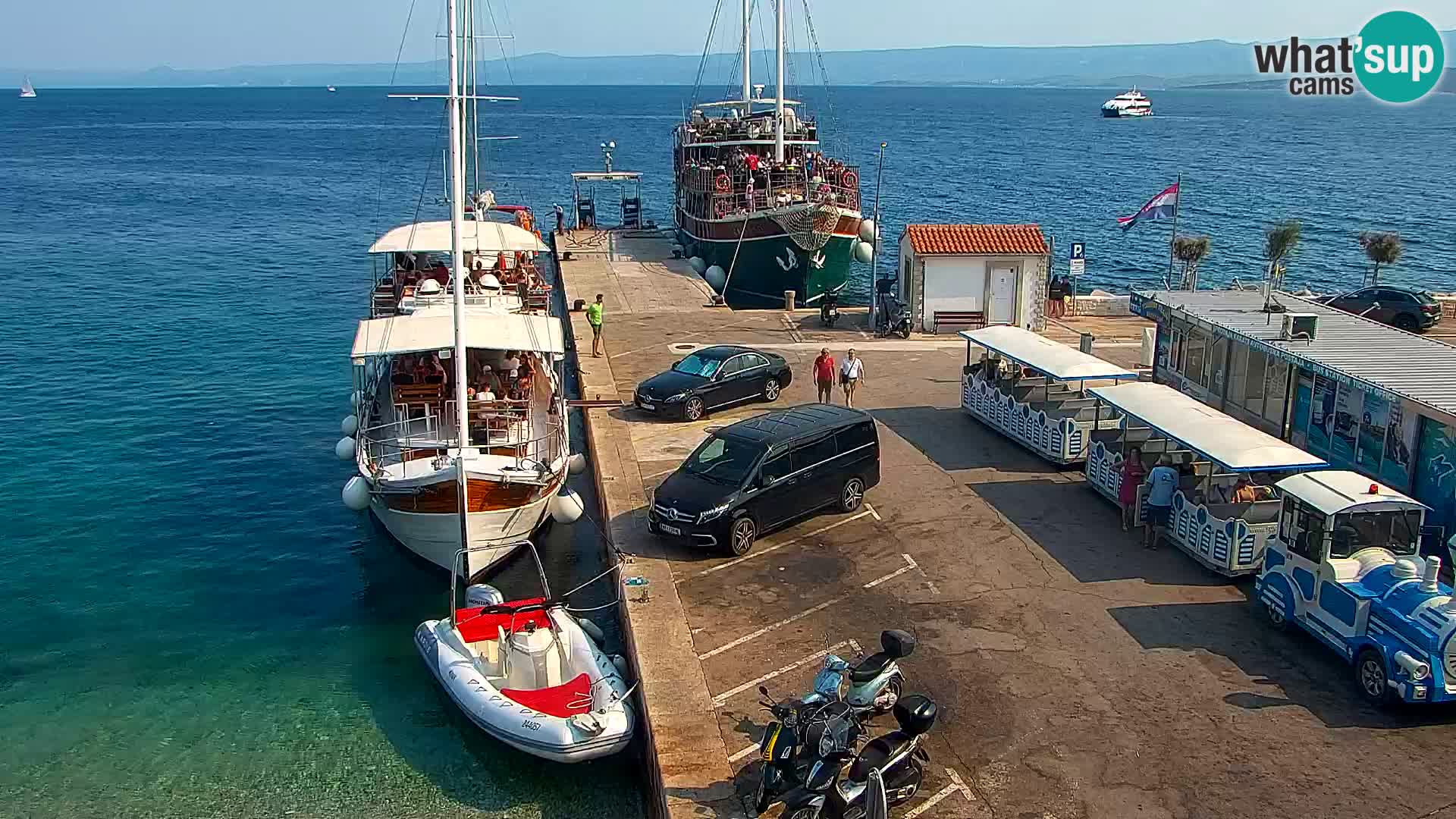 Webcam Bol Town Center & Marina – Live View from Bol, Brač