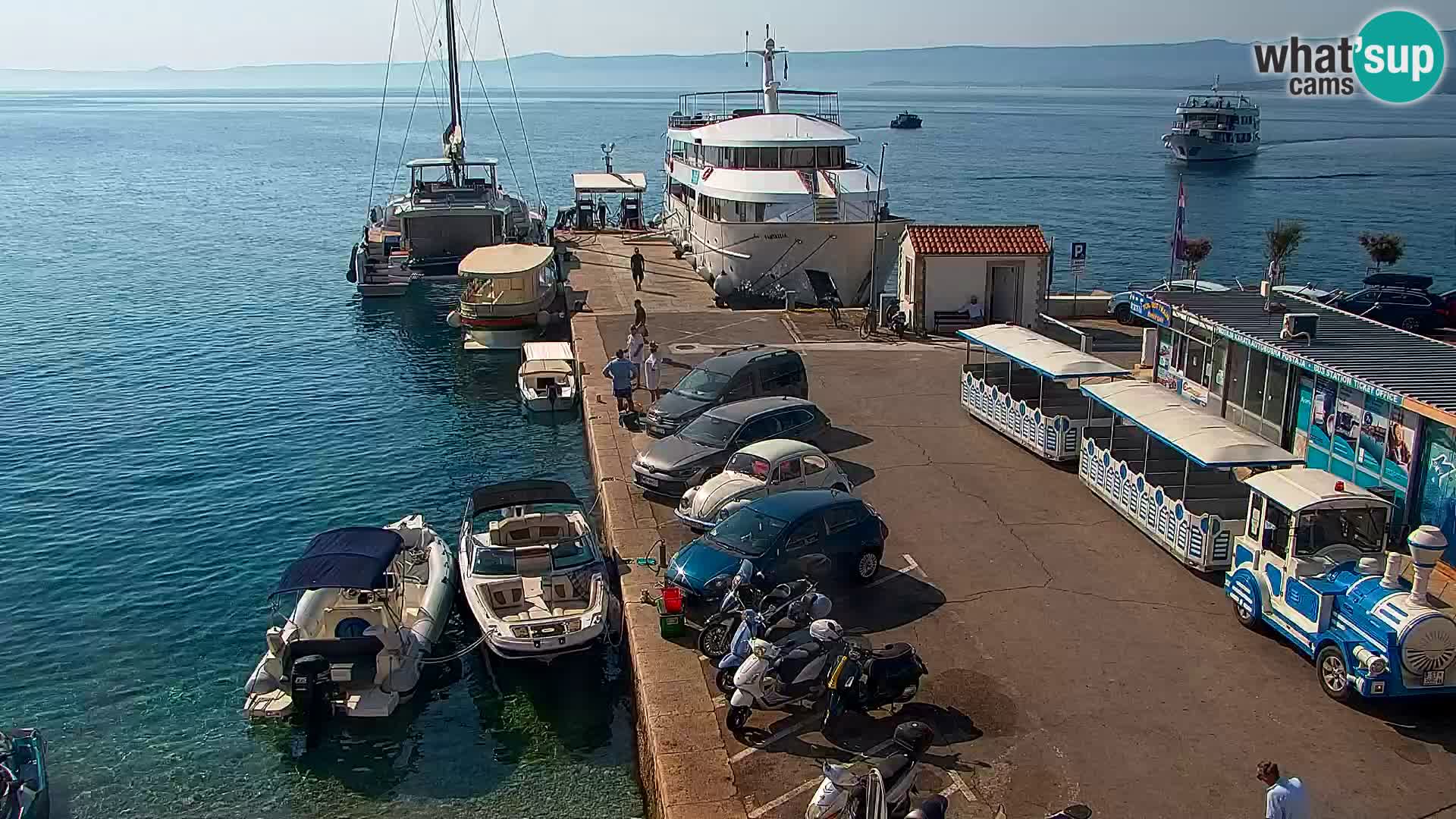 Webcam Bol Centro e Marina – Vista live dal porto di Bol