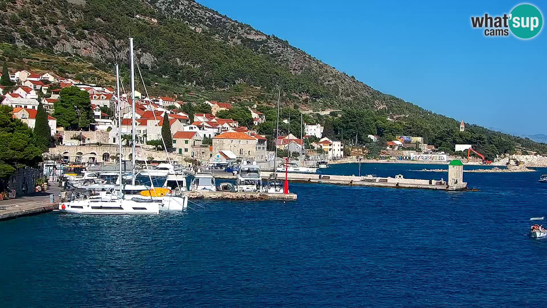 Webcam Bol Hafen & Ortszentrum – Liveblick aus Bol auf der Insel Brač