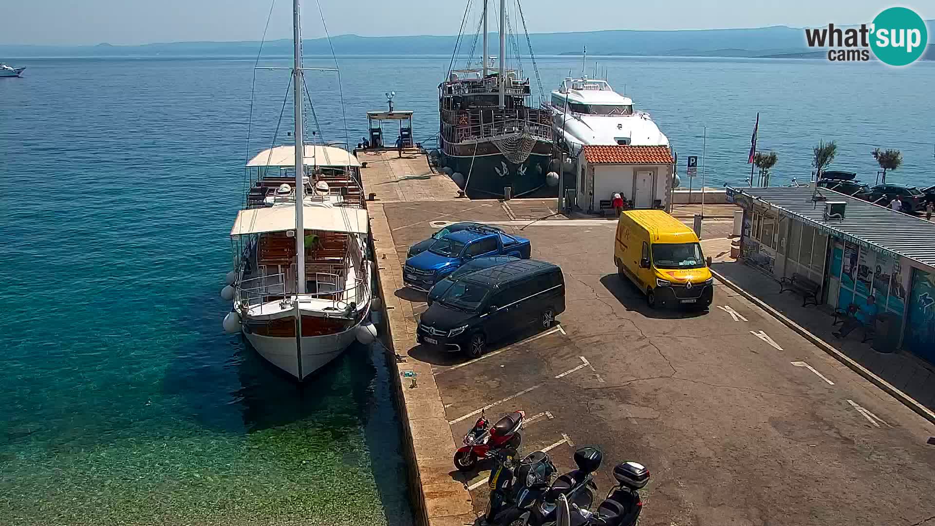 Webcam Bol Town Center & Marina – Live View from Bol, Brač
