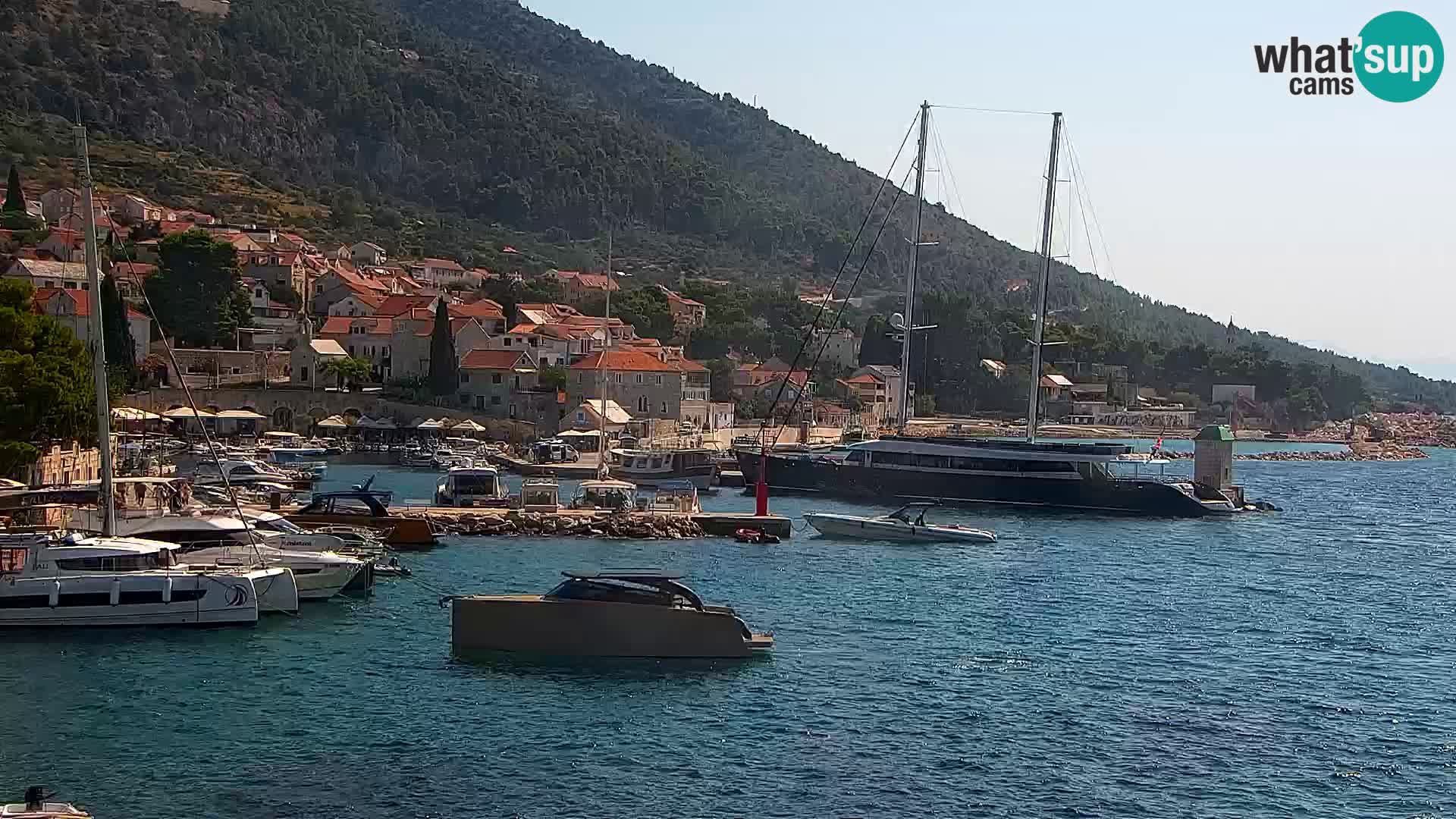 Webcam Bol Town Center & Marina – Live View from Bol, Brač