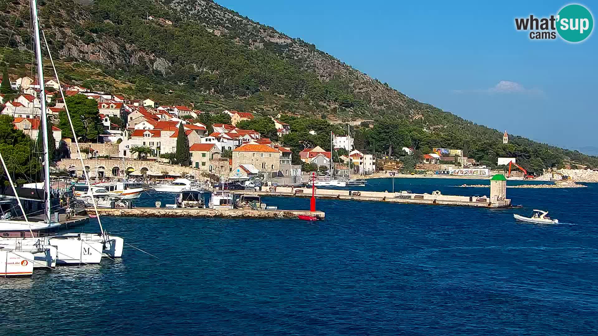 Webcam Bol Hafen & Ortszentrum – Liveblick aus Bol auf der Insel Brač