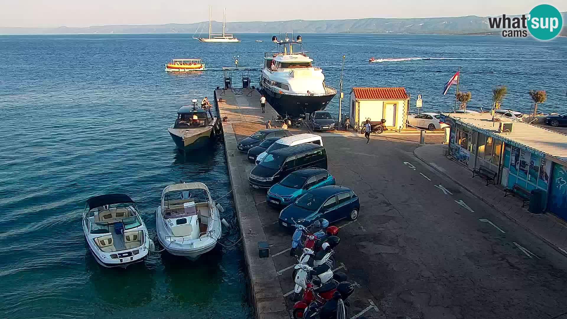 Webcam Bol Town Center & Marina – Live View from Bol, Brač