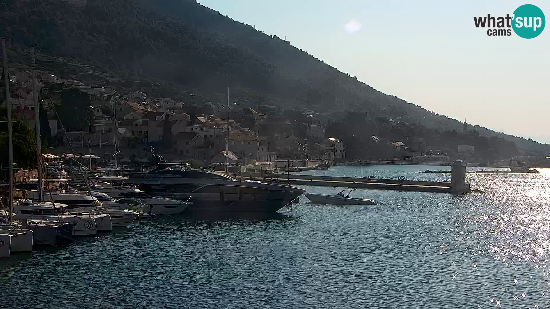 Webcam Bol Town Center & Marina – Live View from Bol, Brač