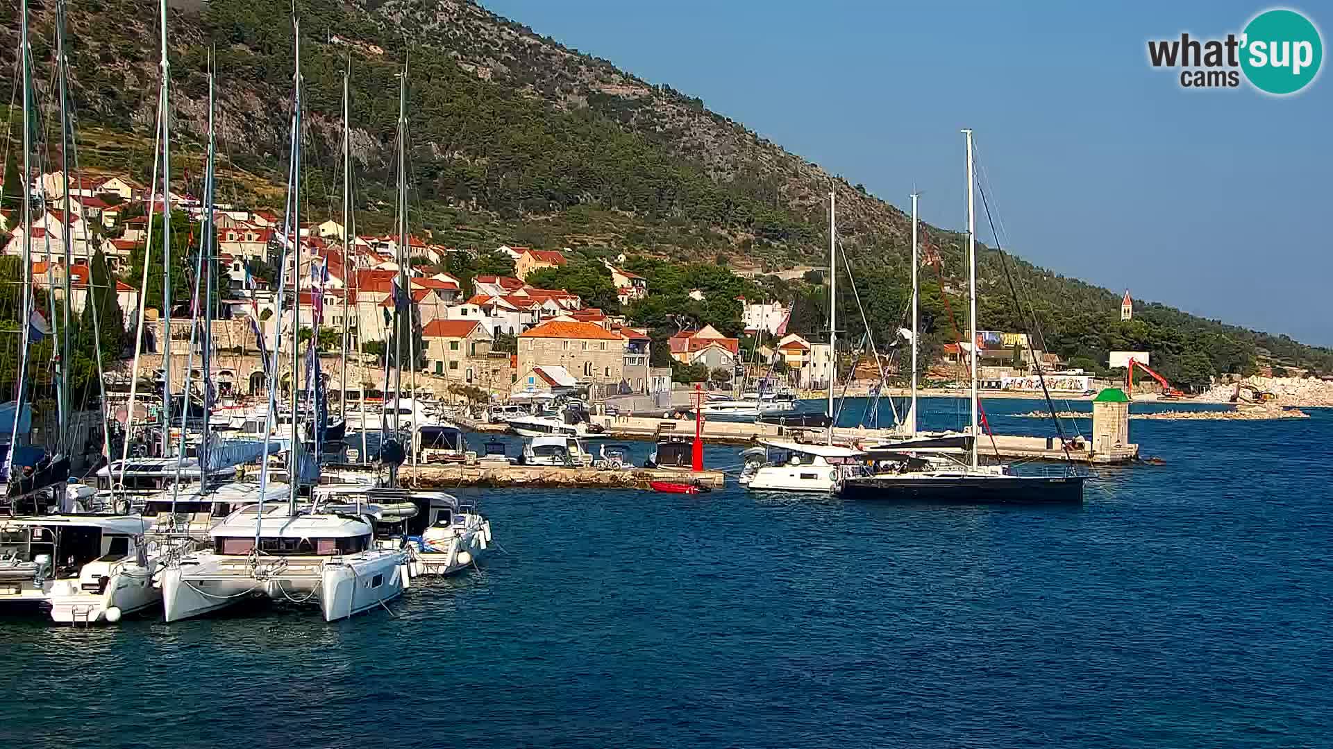 Webcam Bol Town Center & Marina – Live View from Bol, Brač