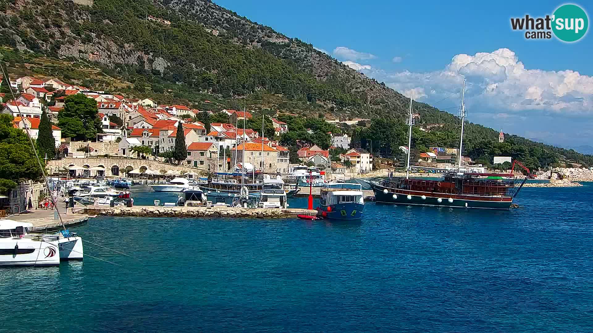 Webcam Bol Hafen & Ortszentrum – Liveblick aus Bol auf der Insel Brač