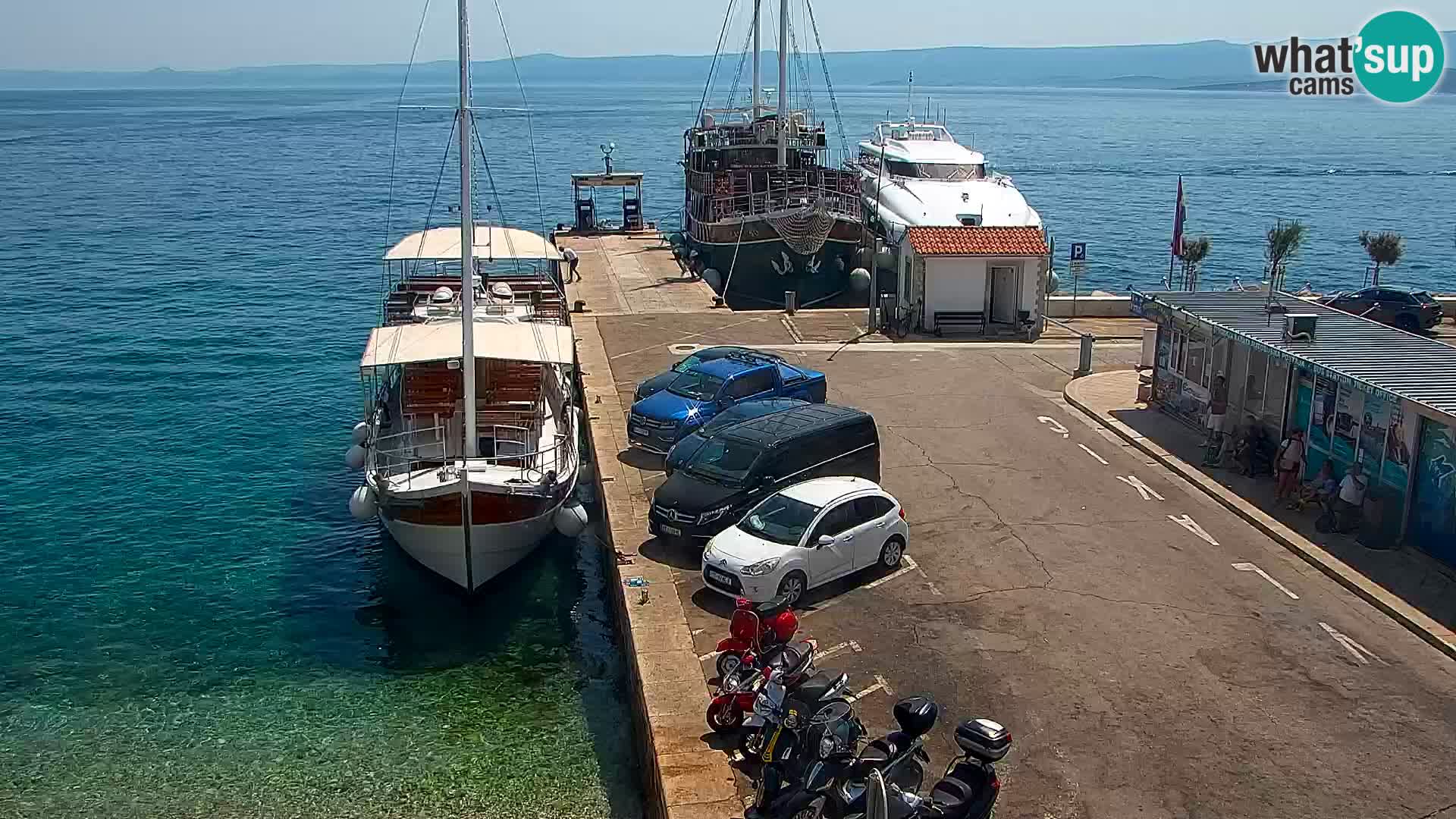 Webcam Bol Town Center & Marina – Live View from Bol, Brač