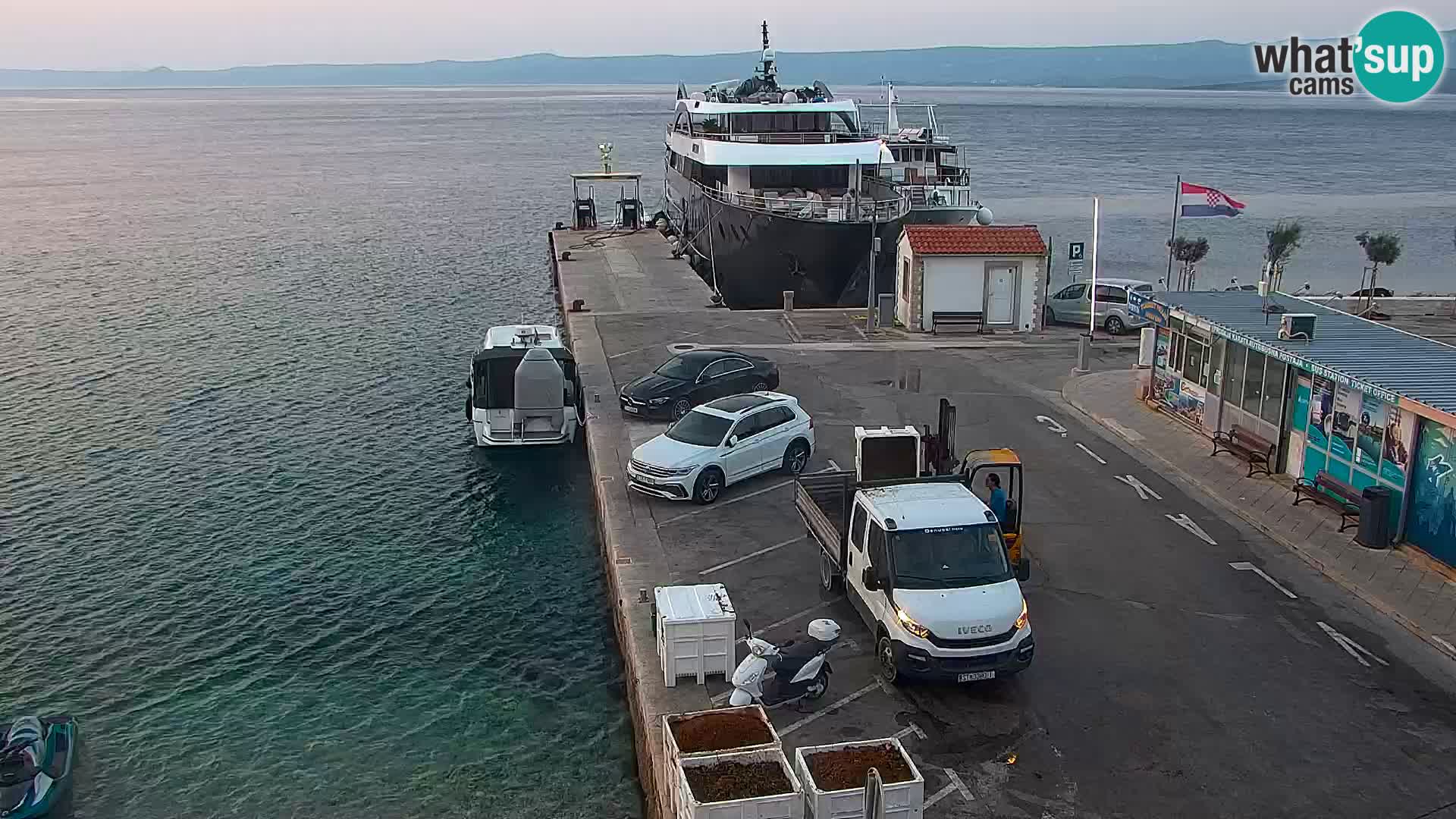 Webcam Bol Hafen & Ortszentrum – Liveblick aus Bol auf der Insel Brač