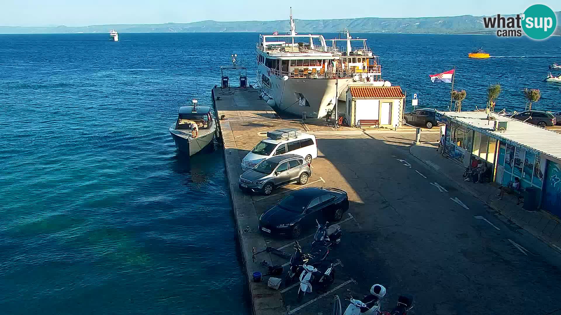 Webcam Bol Town Center & Marina – Live View from Bol, Brač