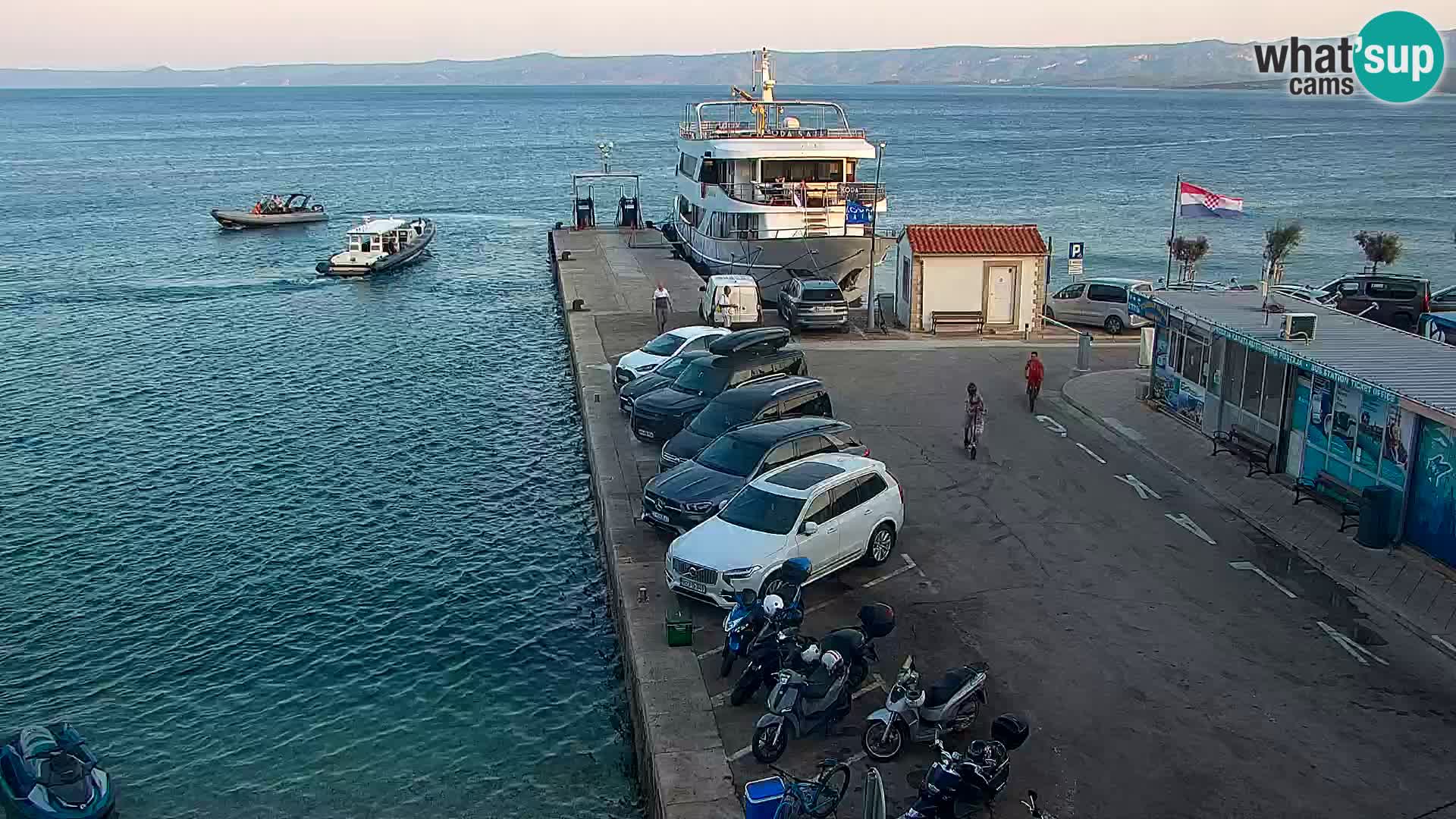 Webcam Bol Town Center & Marina – Live View from Bol, Brač