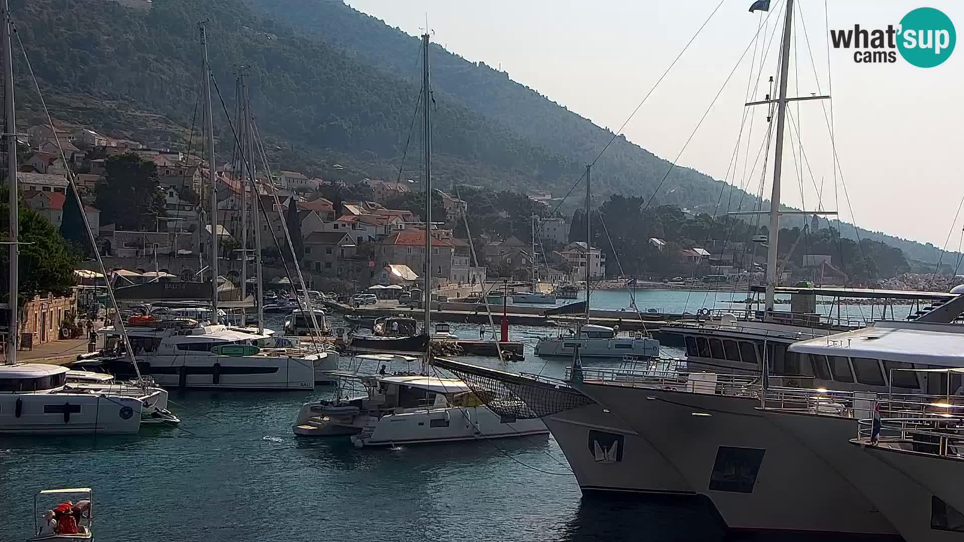 Webcam Bol Town Center & Marina – Live View from Bol, Brač