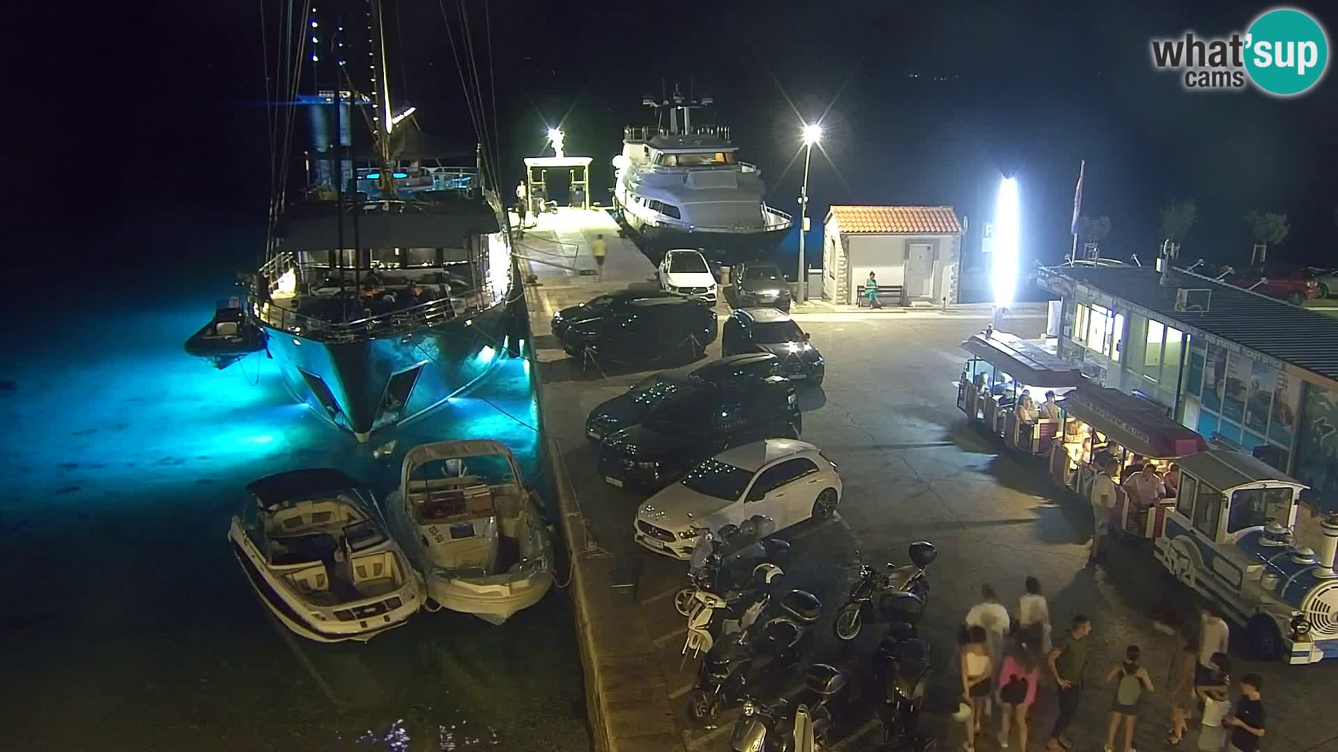 Webcam Bol Centro e Marina – Vista live dal porto di Bol