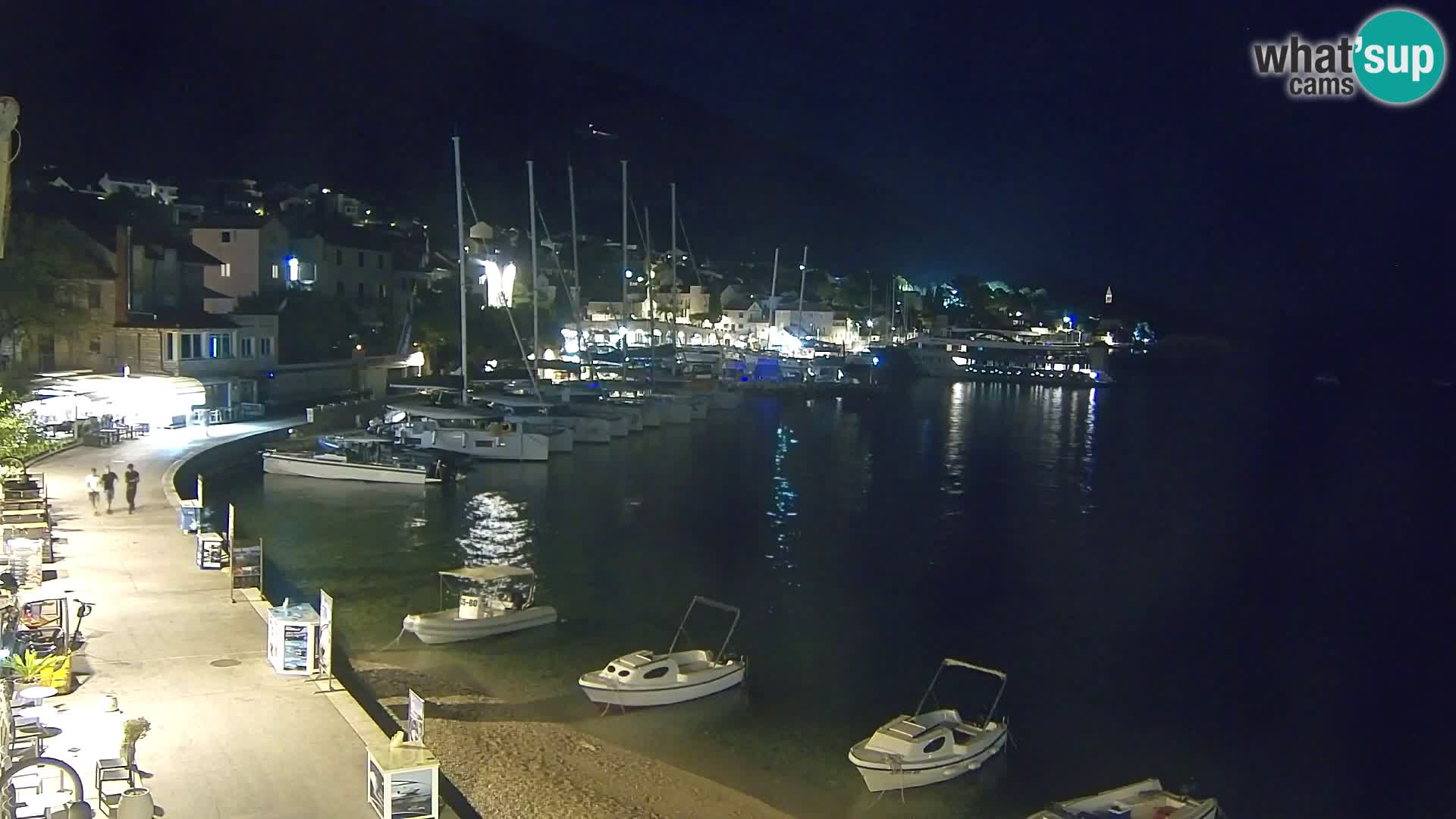 Webcam Bol Centro e Marina – Vista live dal porto di Bol