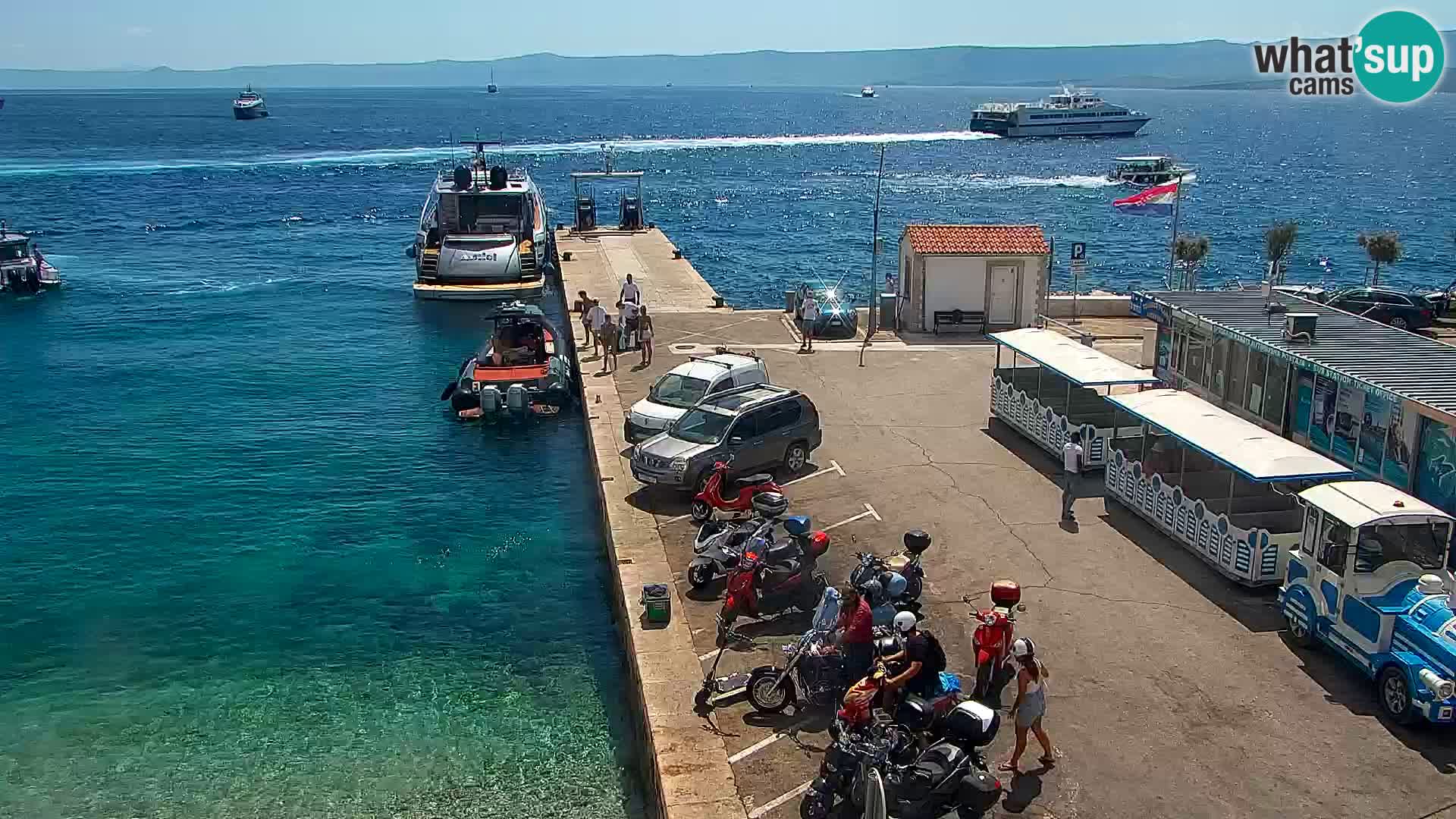 Webcam Bol Centro e Marina – Vista live dal porto di Bol