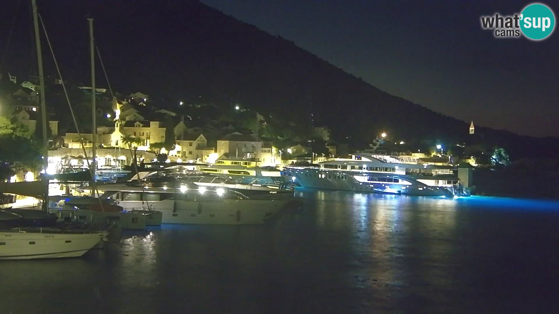 Webcam Bol Hafen & Ortszentrum – Liveblick aus Bol auf der Insel Brač