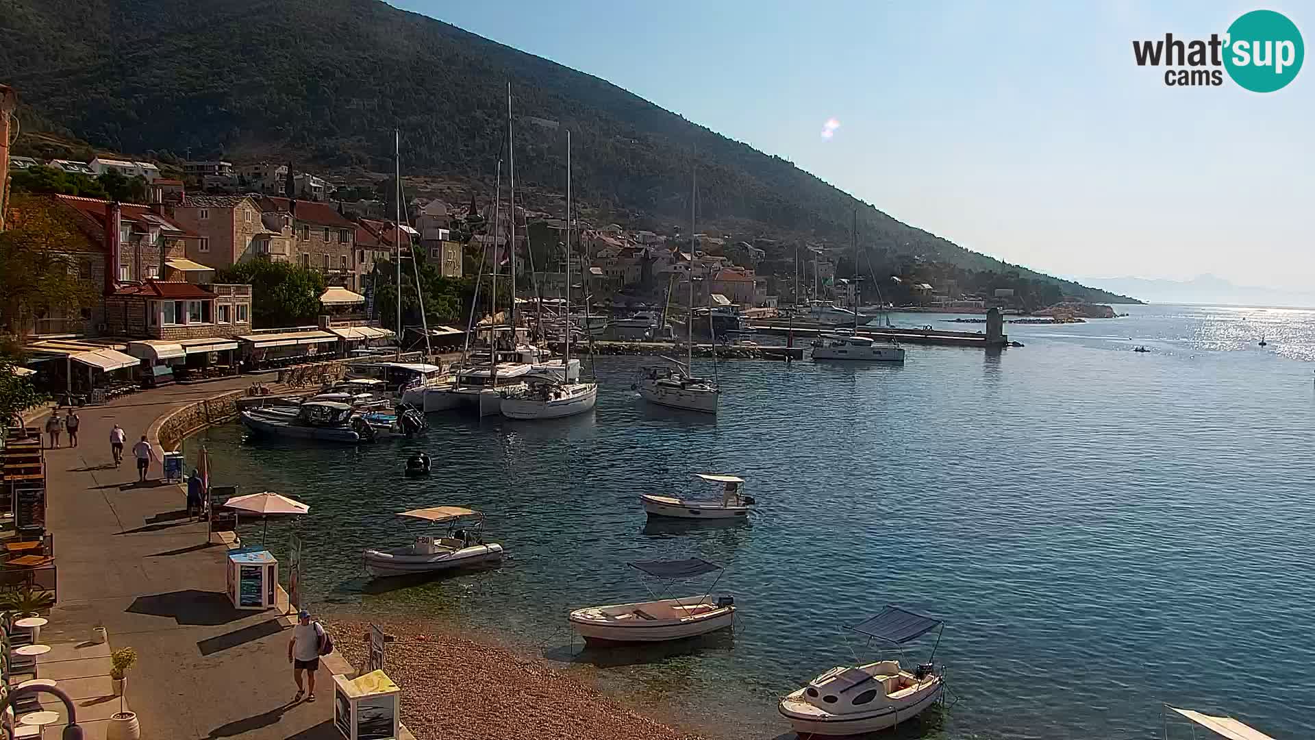 Webcam Bol Centro e Marina – Vista live dal porto di Bol