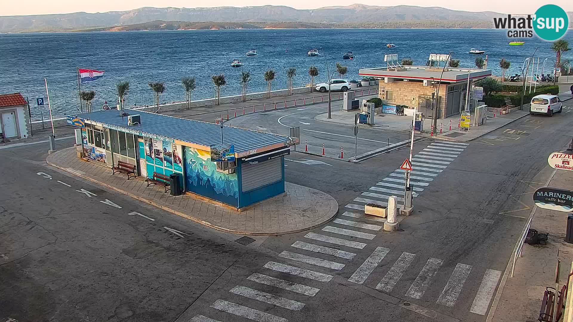 Webcam Bol Hafen & Ortszentrum – Liveblick aus Bol auf der Insel Brač