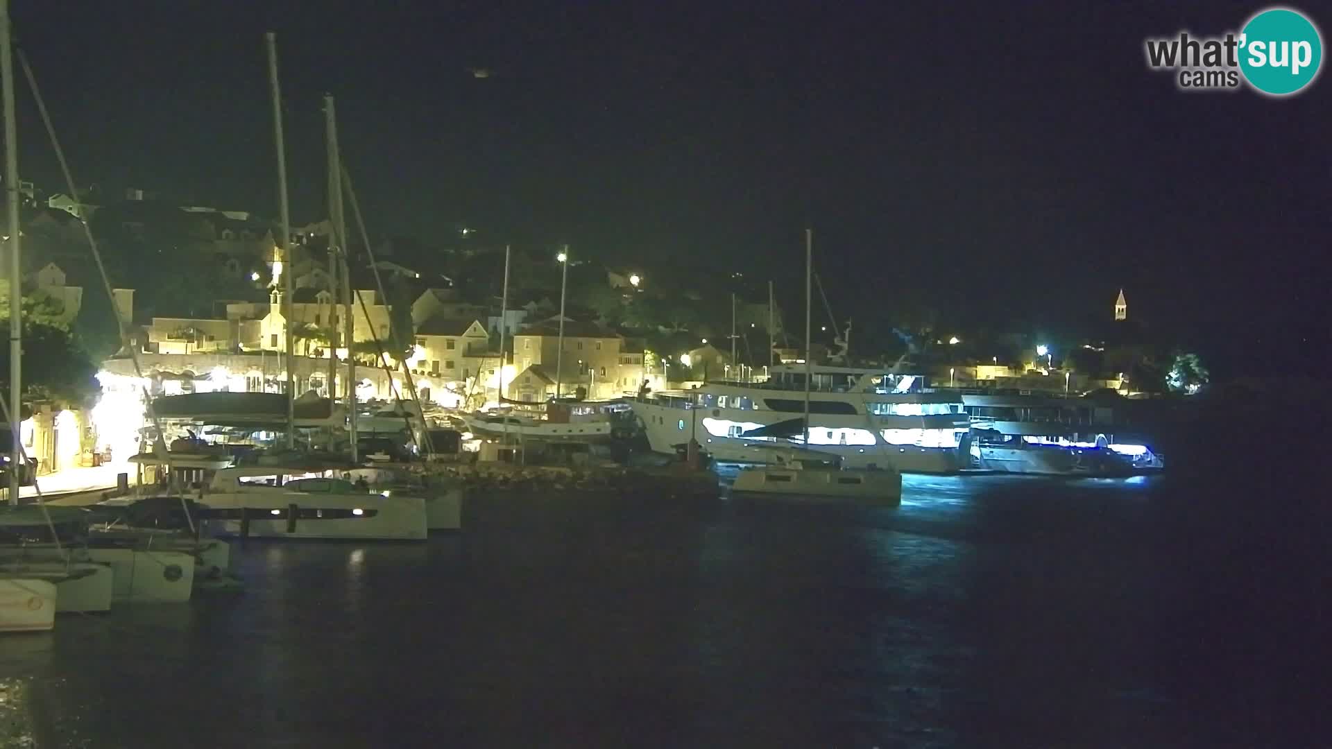 Webcam Bol Hafen & Ortszentrum – Liveblick aus Bol auf der Insel Brač
