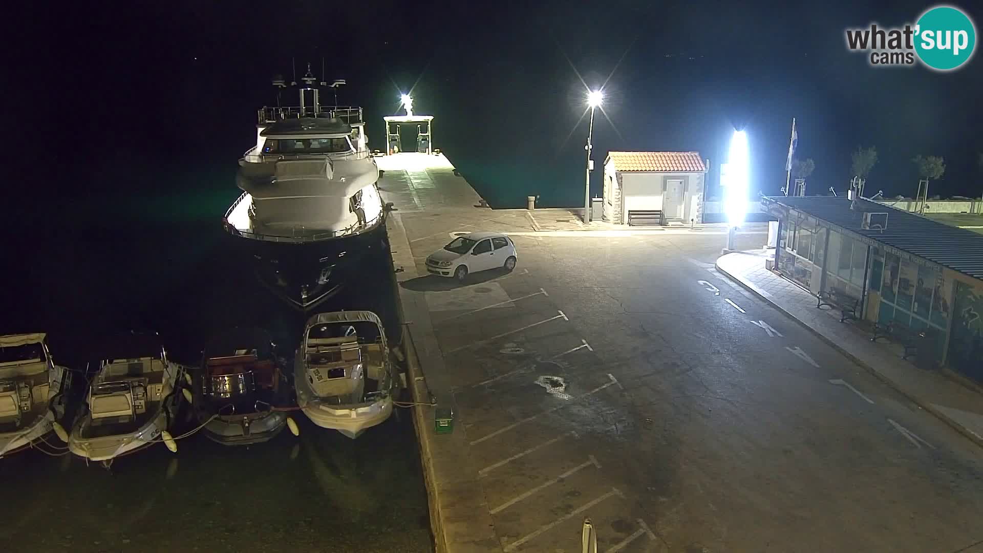 Webcam Bol Centro e Marina – Vista live dal porto di Bol