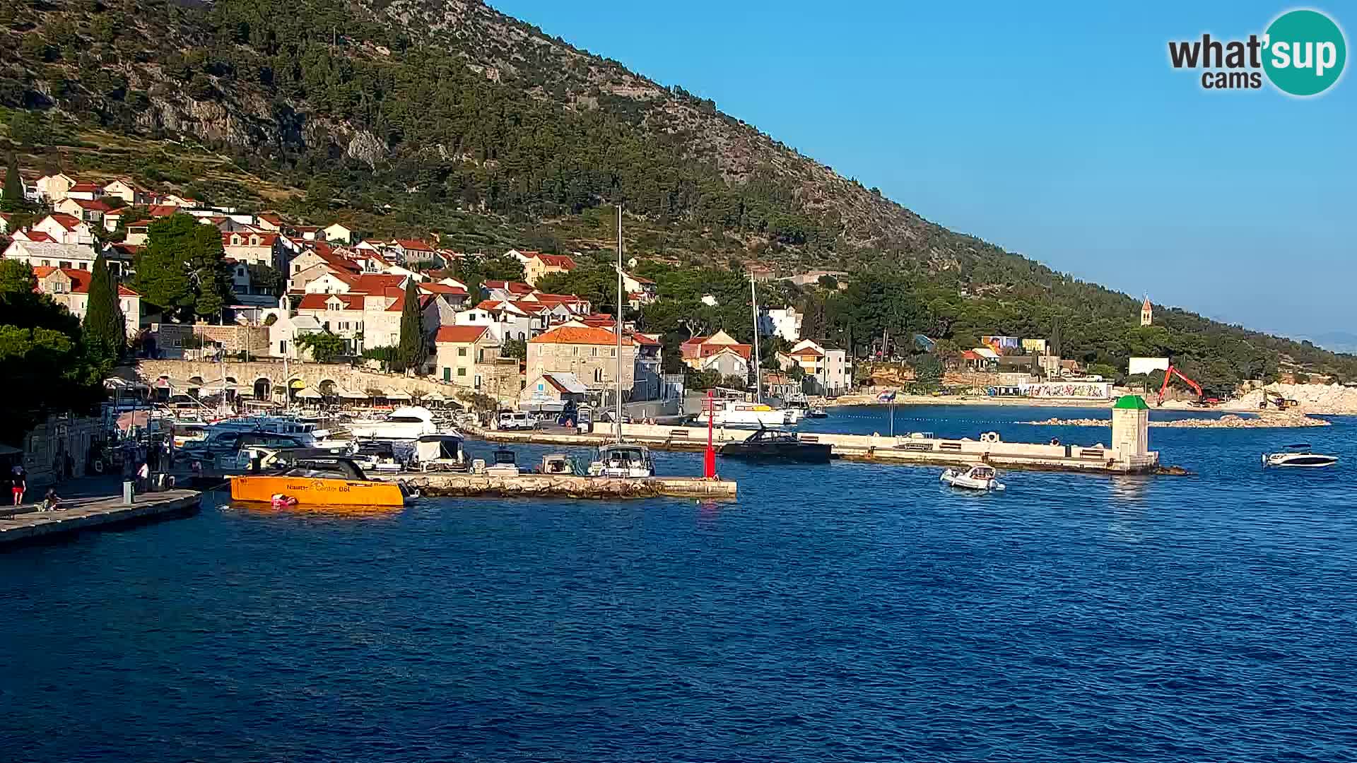 Webcam Bol Hafen & Ortszentrum – Liveblick aus Bol auf der Insel Brač