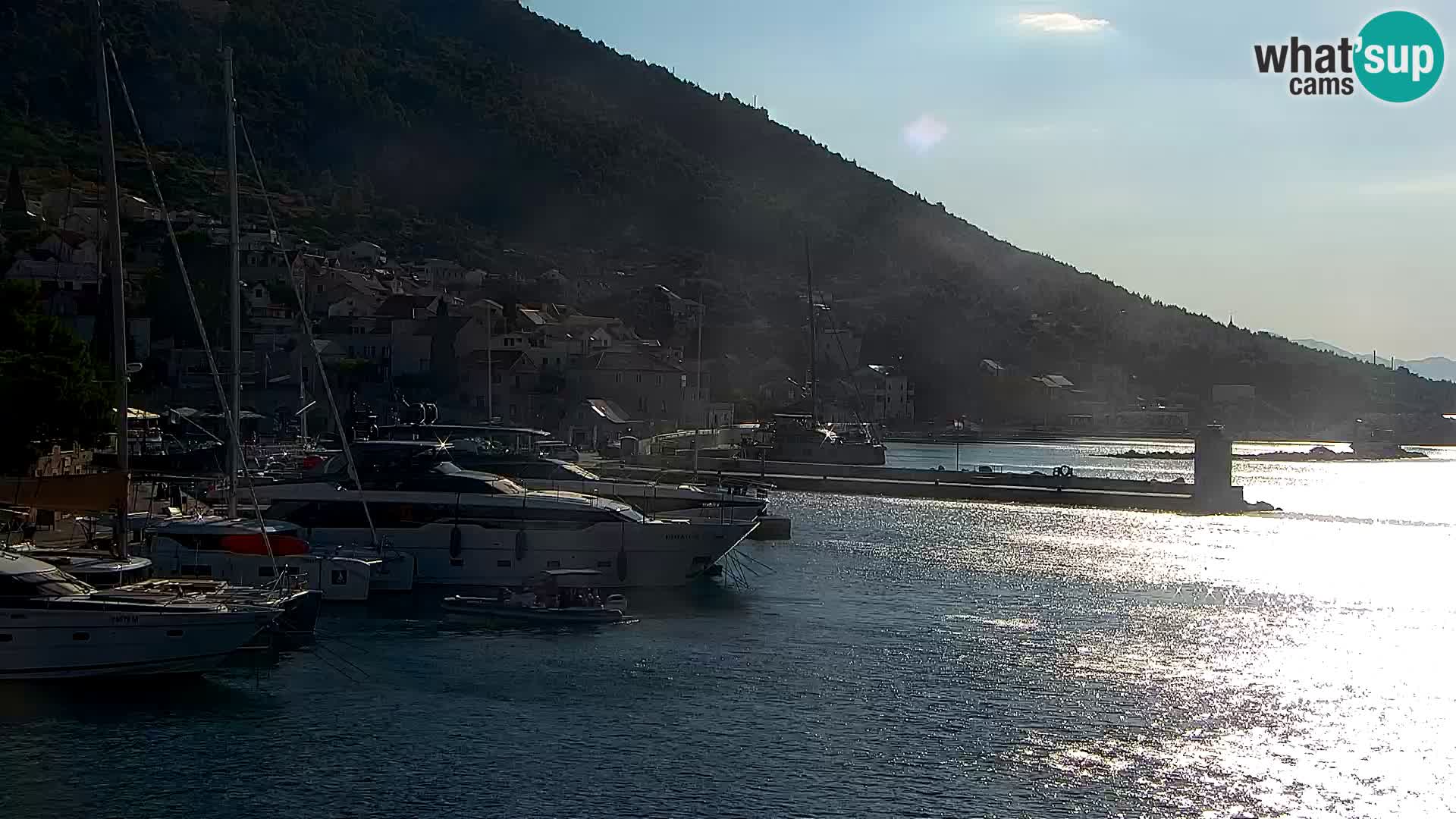 Webcam Bol centre-ville & marina – Vue en direct depuis Bol, île de Brač