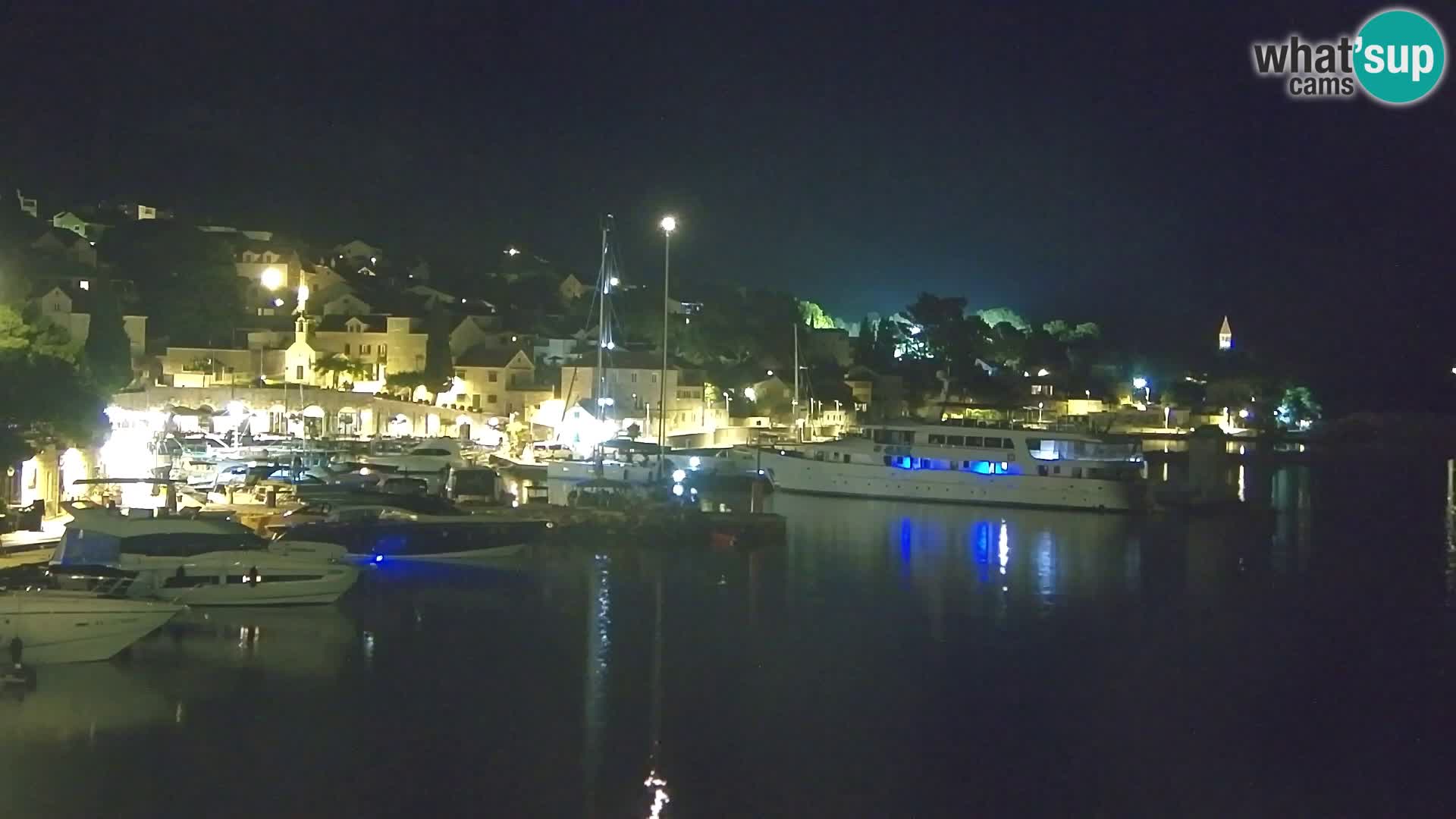 Webcam Bol Hafen & Ortszentrum – Liveblick aus Bol auf der Insel Brač