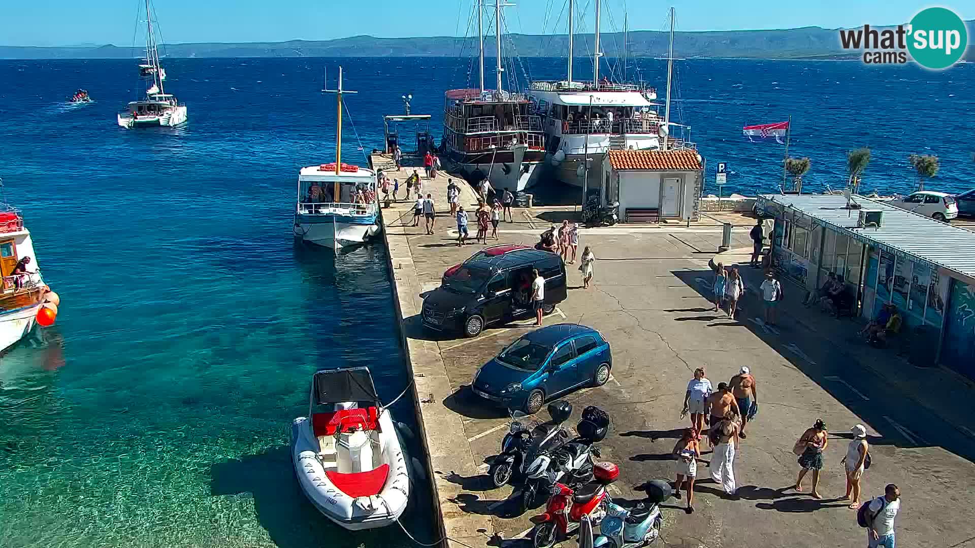Webcam Bol Centro e Marina – Vista live dal porto di Bol
